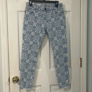 Kut brand pretty blue print denim jeans. Size 6. Never worn. Like new.